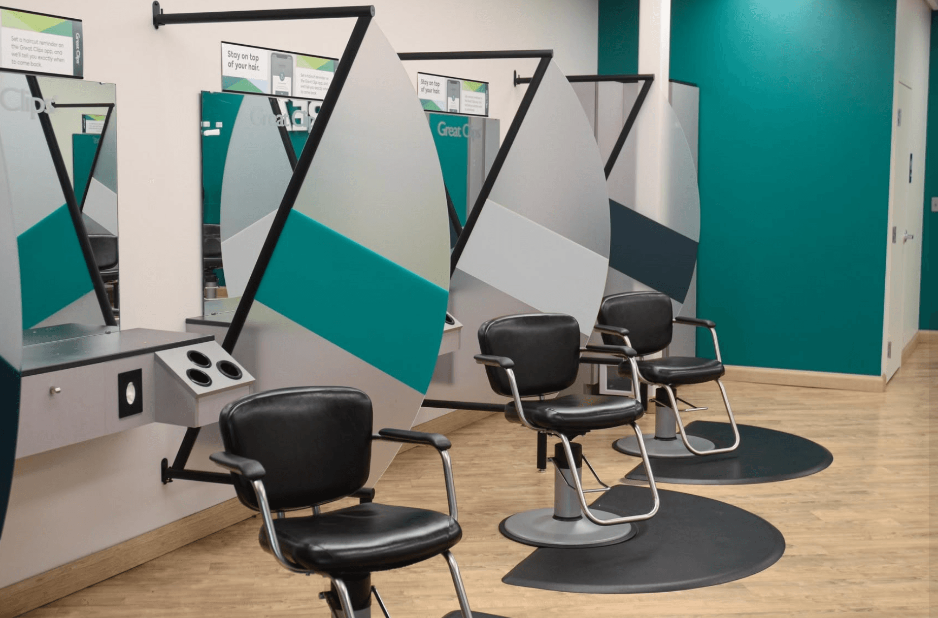 Inside an HDKP Great Clips salon